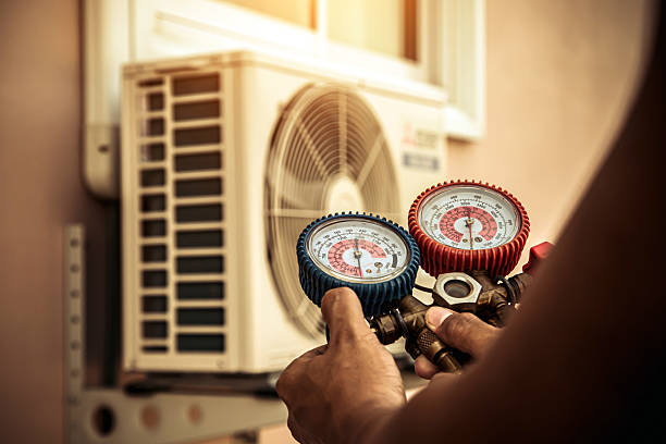 Professional Ac Installation technician working in Wills Point, TX